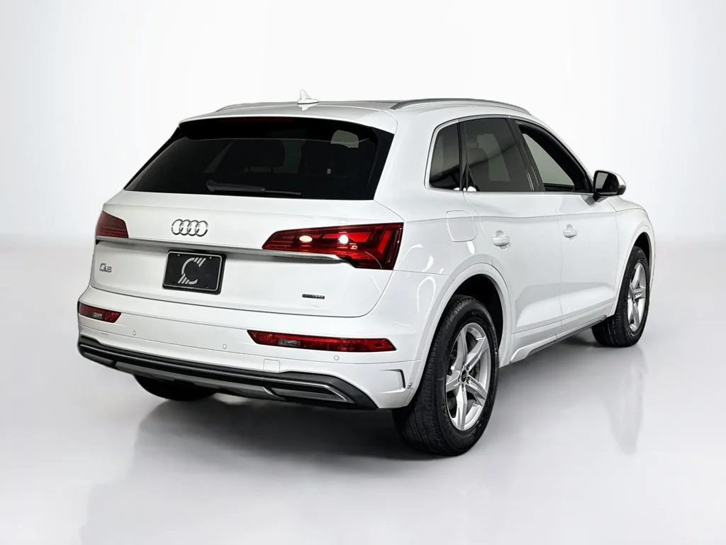 Used 2023 Ibis White Audi 40 Premium image 5