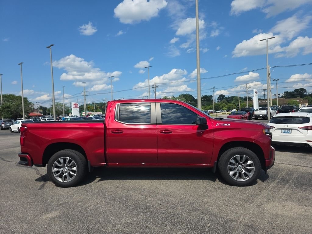 Used 2022 Red Chevrolet RST image 3