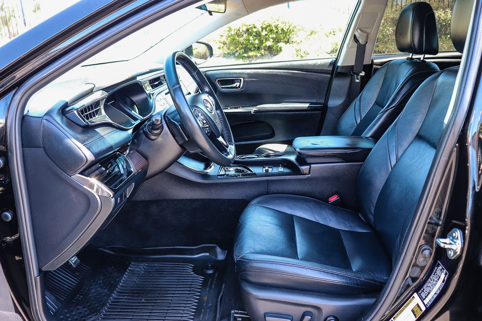 Used 2015 Attitude Black Toyota XLE image 22