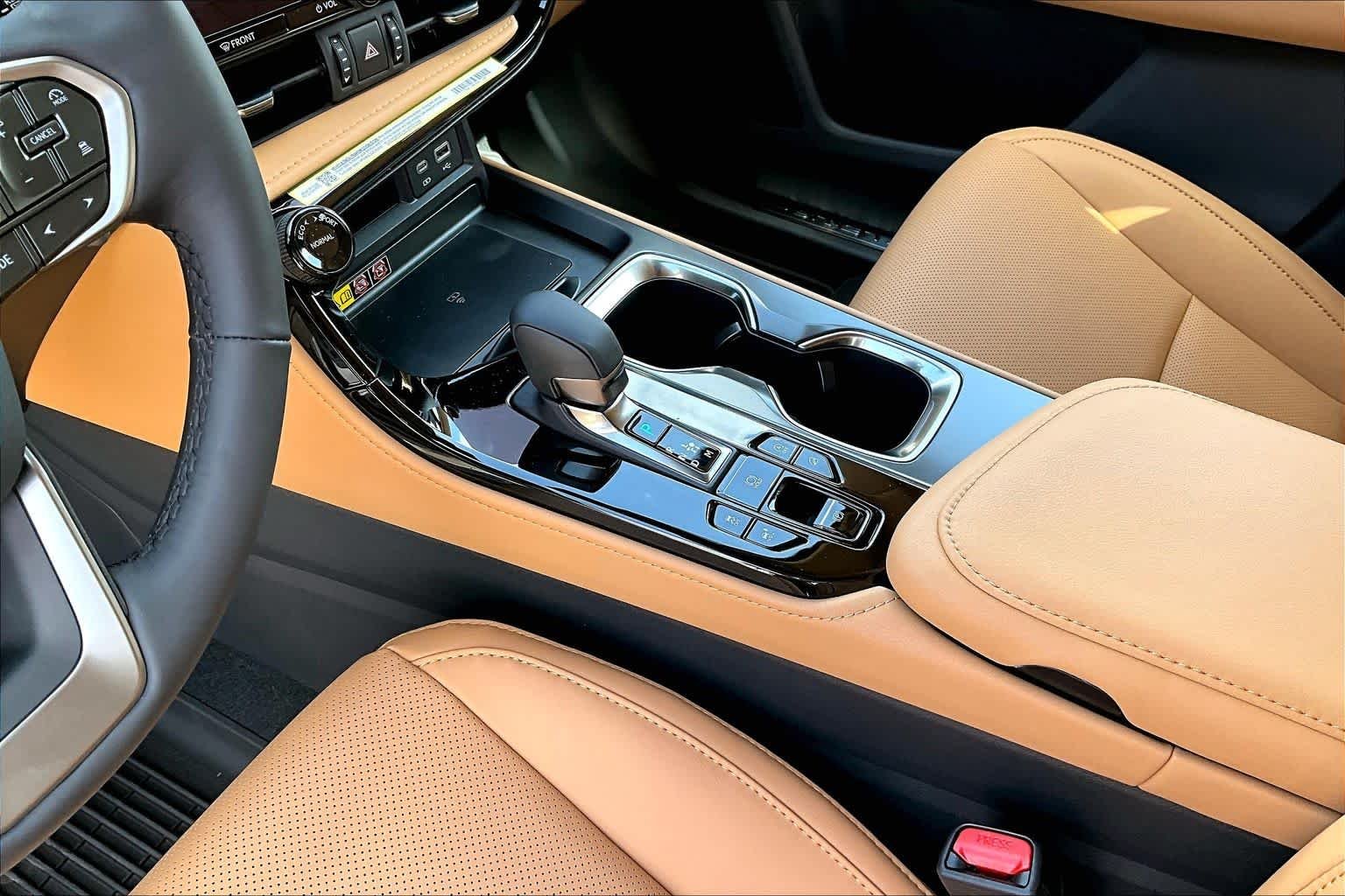 New 2026 Atomic Silver Lexus PREMIUM image 7