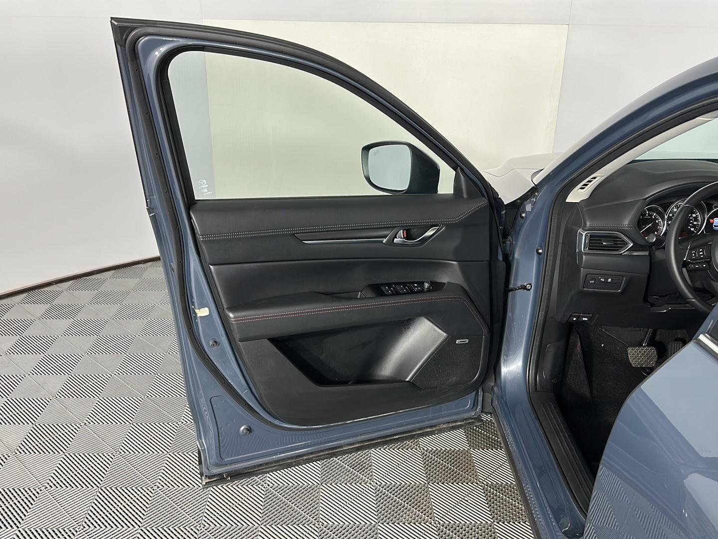 Used 2023 Polymetal Gray Mazda 2.5 S Carbon Edition image 21