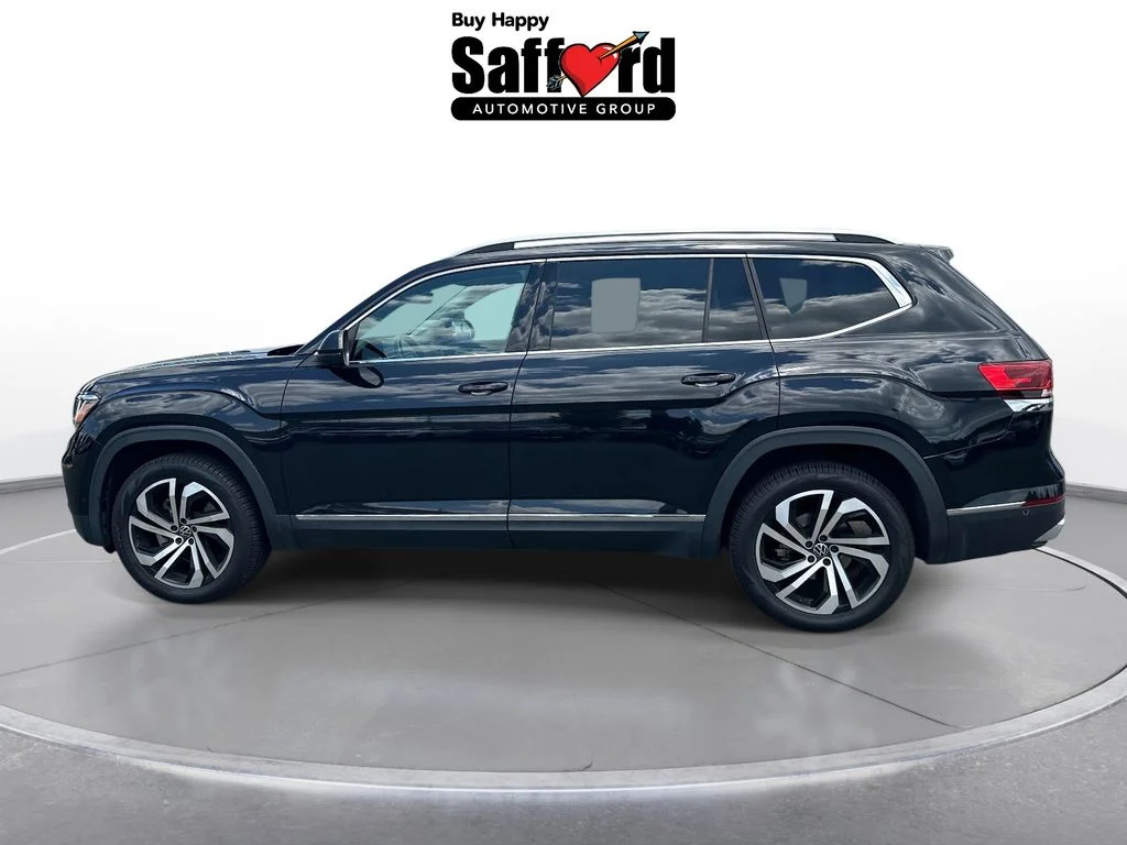 Used 2021 Black Volkswagen SEL Premium image 4