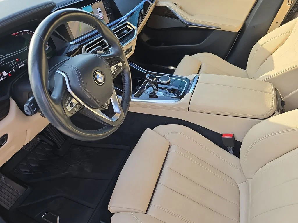 Used 2020 White BMW xDrive40i image 17