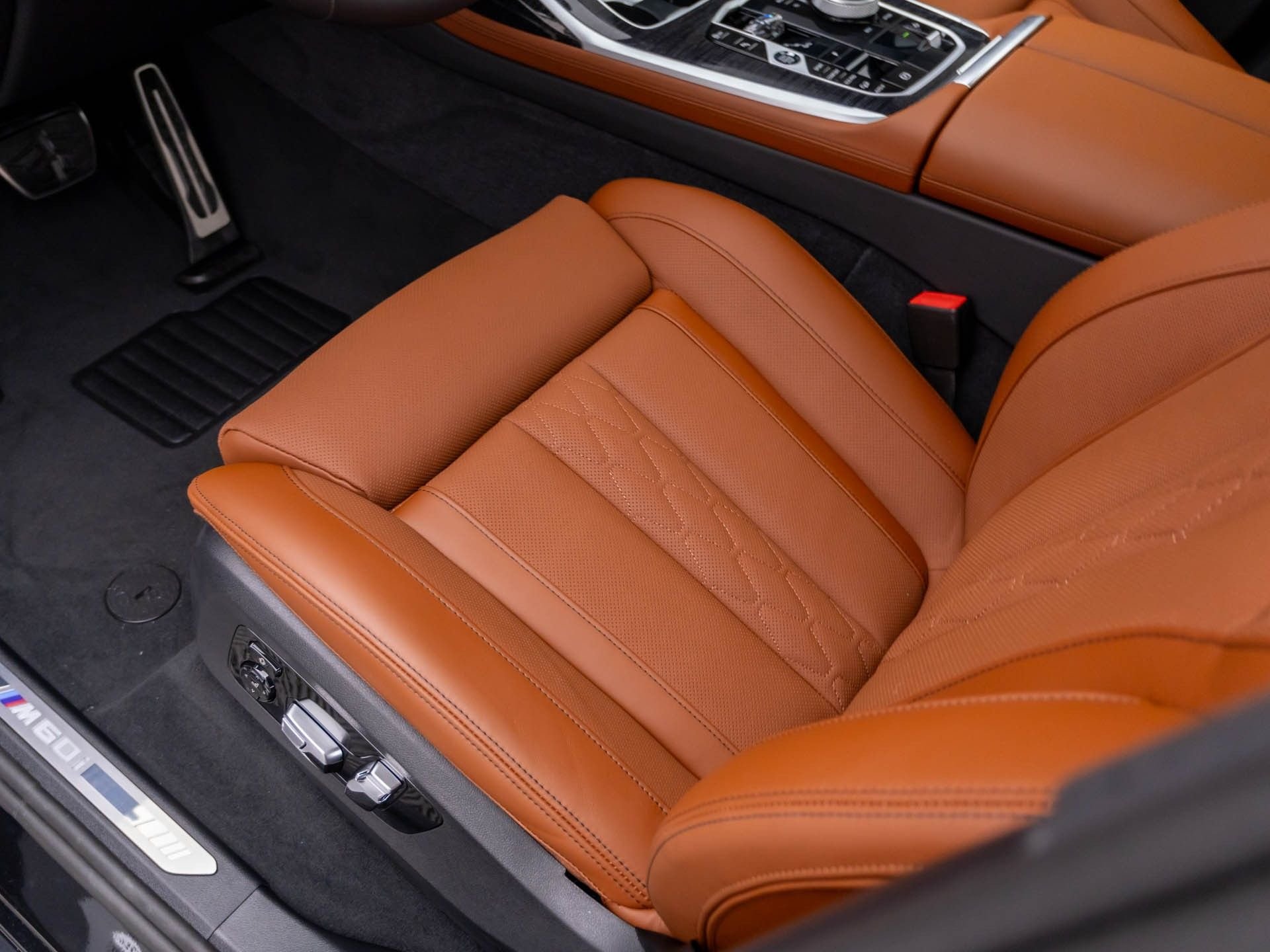 New 2027 Black Sapphire Metallic BMW M60i image 16