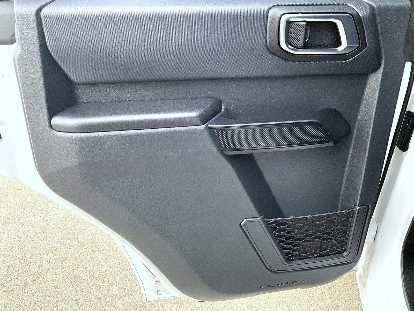 Used 2025 White Ford Big Bend image 21