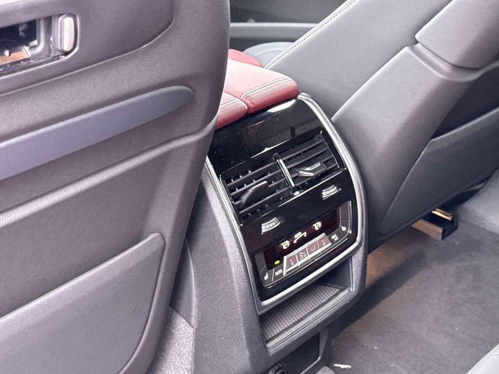 New 2027 Brooklyn Grey Metallic BMW M60i image 23