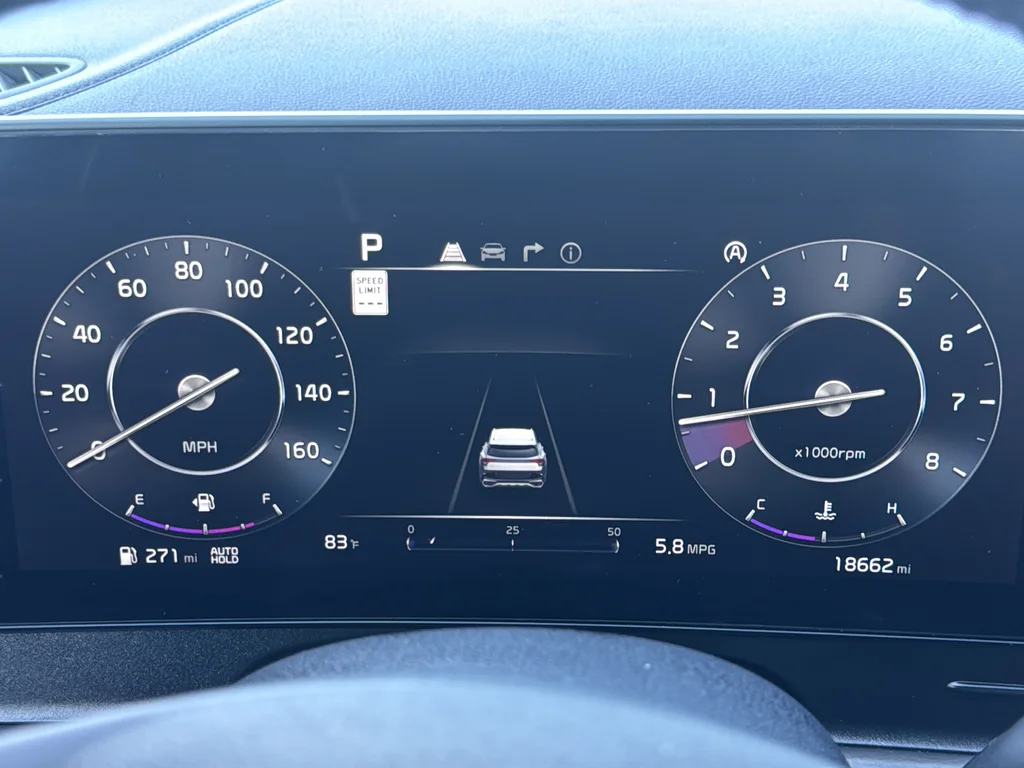 Used 2023 White Kia X-Pro Prestige image 28