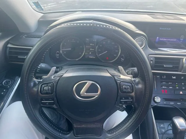 Used 2018 White Lexus 300 image 34