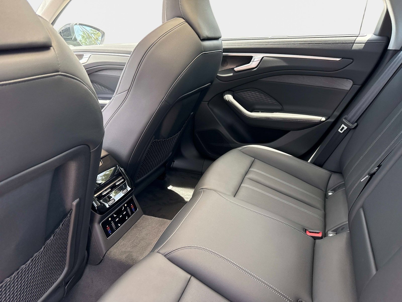 New 2026 Daytona Gray Pearl Effect Audi Prestige image 13
