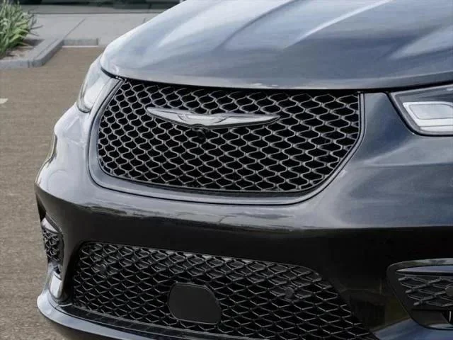 New 2026 Diamond Black Crystal Pearl-Coat Exterior Paint Chrysler Limited image 115