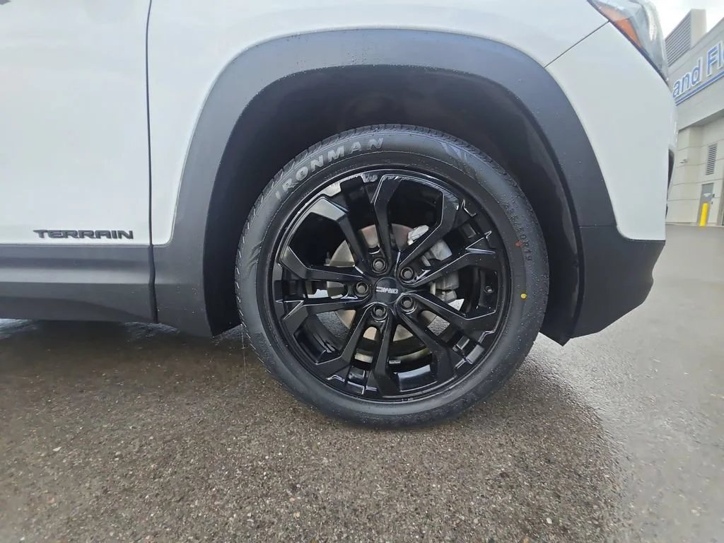 Used 2019 SUMMIT WHITE GMC SLT image 28