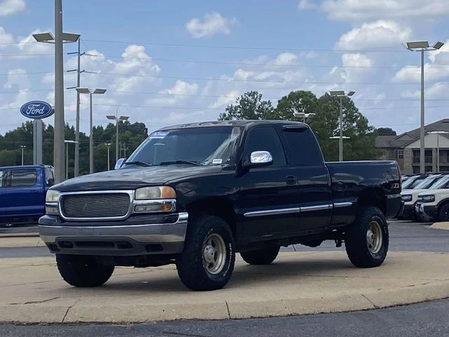 Used 2001 Black GMC SLE image 6