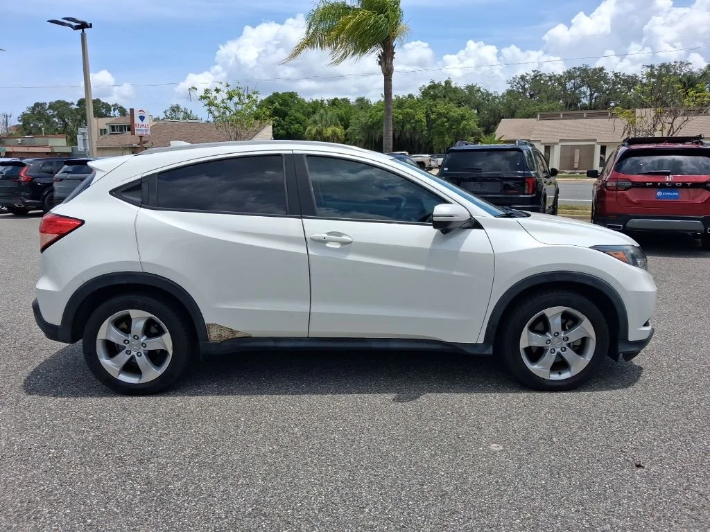 Used 2016  Honda EX-L image 4