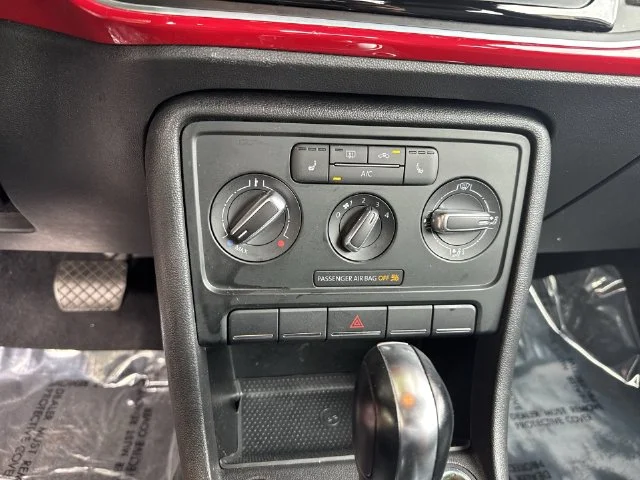 Used 2013 Red Volkswagen 2.5L image 21
