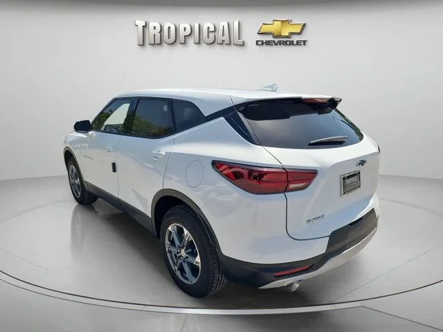 New 2026 Summit White Chevrolet 2LT image 3