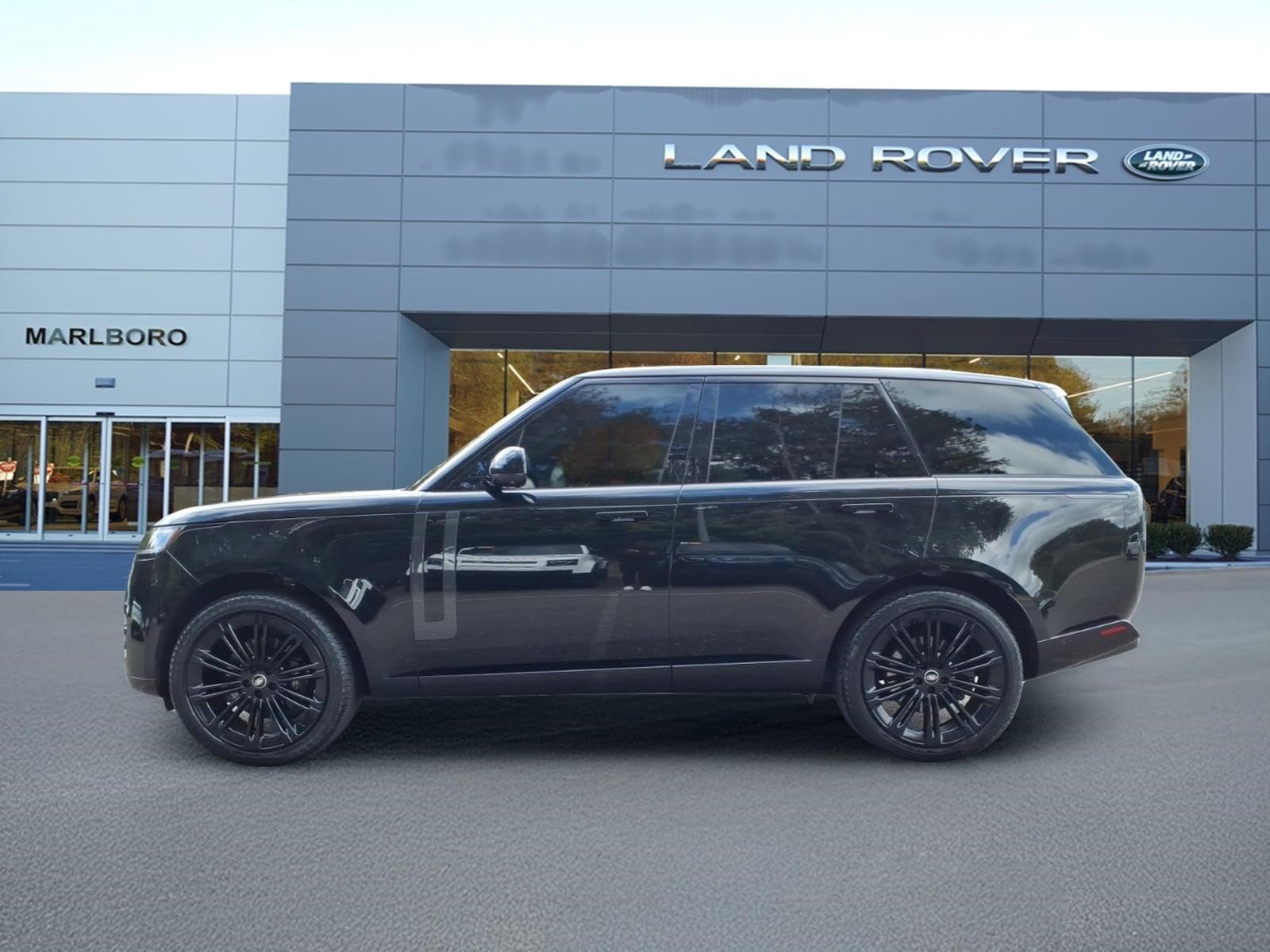 Certified Used 2025 Santorini Black Metallic 1ag Land Rover SE image 6