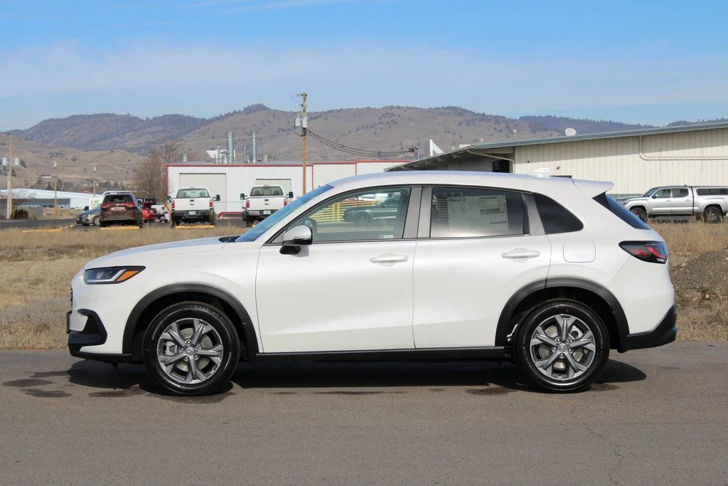 New 2026 Platinum White Pearl Honda LX image 3