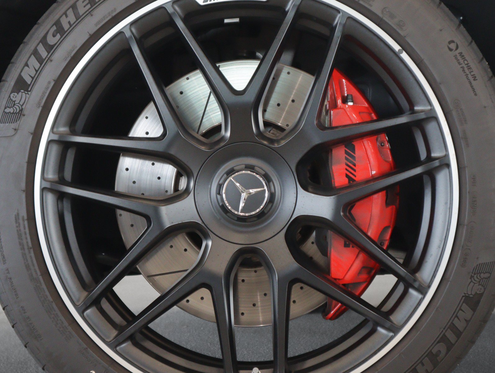 Used 2026  Mercedes-Benz AMG® GLE 63 S image 5