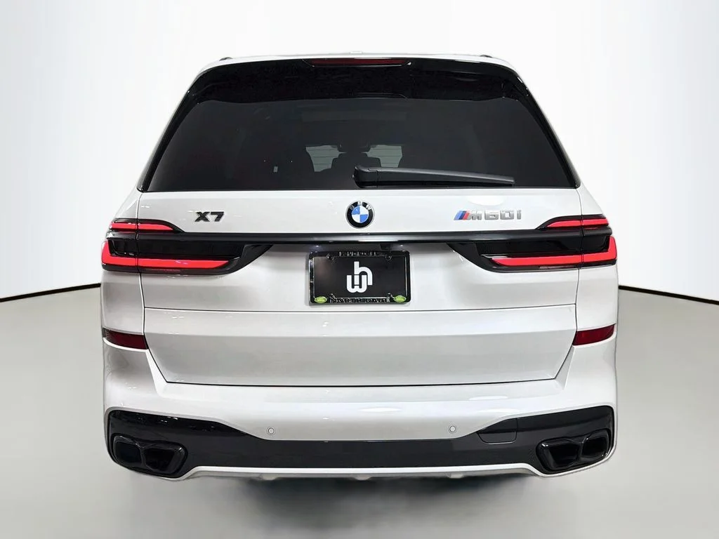 Used 2024 White BMW M60i image 6