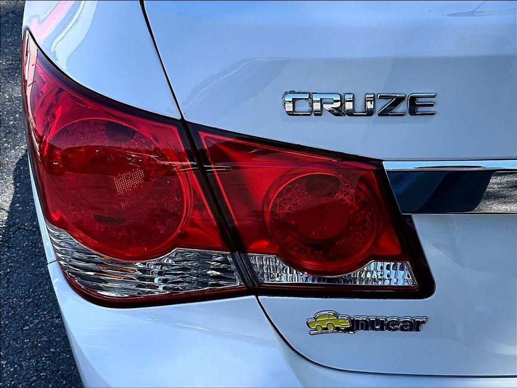 Used 2016 White Chevrolet LS image 27