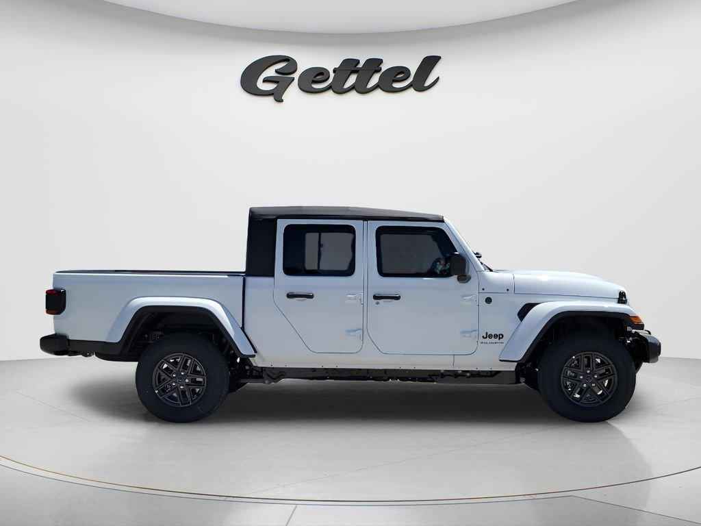 New 2026 Bright White Clear-Coat Exterior Paint Jeep Sport S image 3
