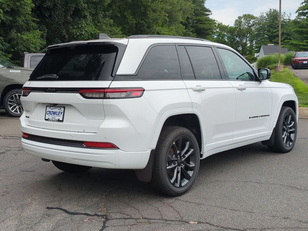 New 2026 Bright White Clear-Coat Exterior Paint Jeep Limited Reserve image 3