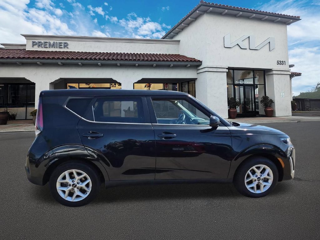 Certified Used 2024 Fusion Black Kia LX image 9