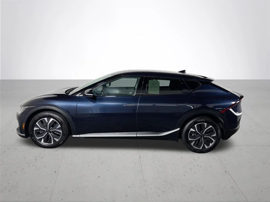 Used 2024 Blue Kia Light image 9