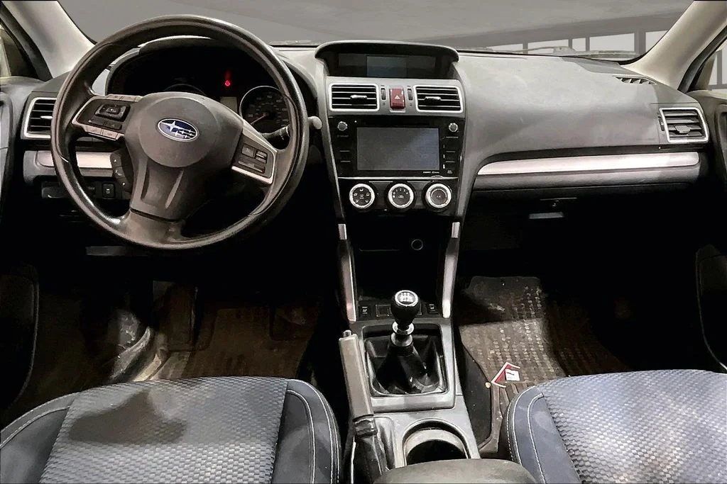Used 2016 Silver Subaru 2.5i Premium image 15