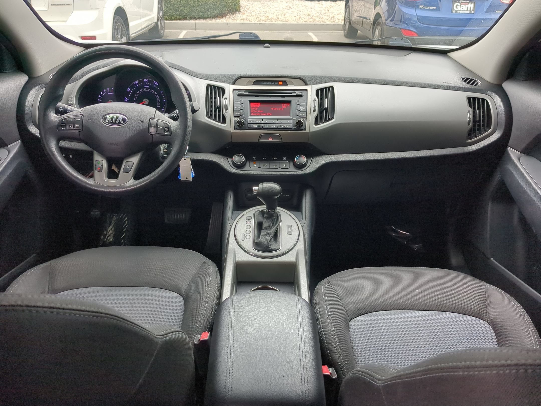 Used 2016 Clear White Kia LX image 26