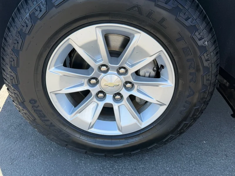 Used 2020 SUMMIT WHITE Chevrolet LT image 28
