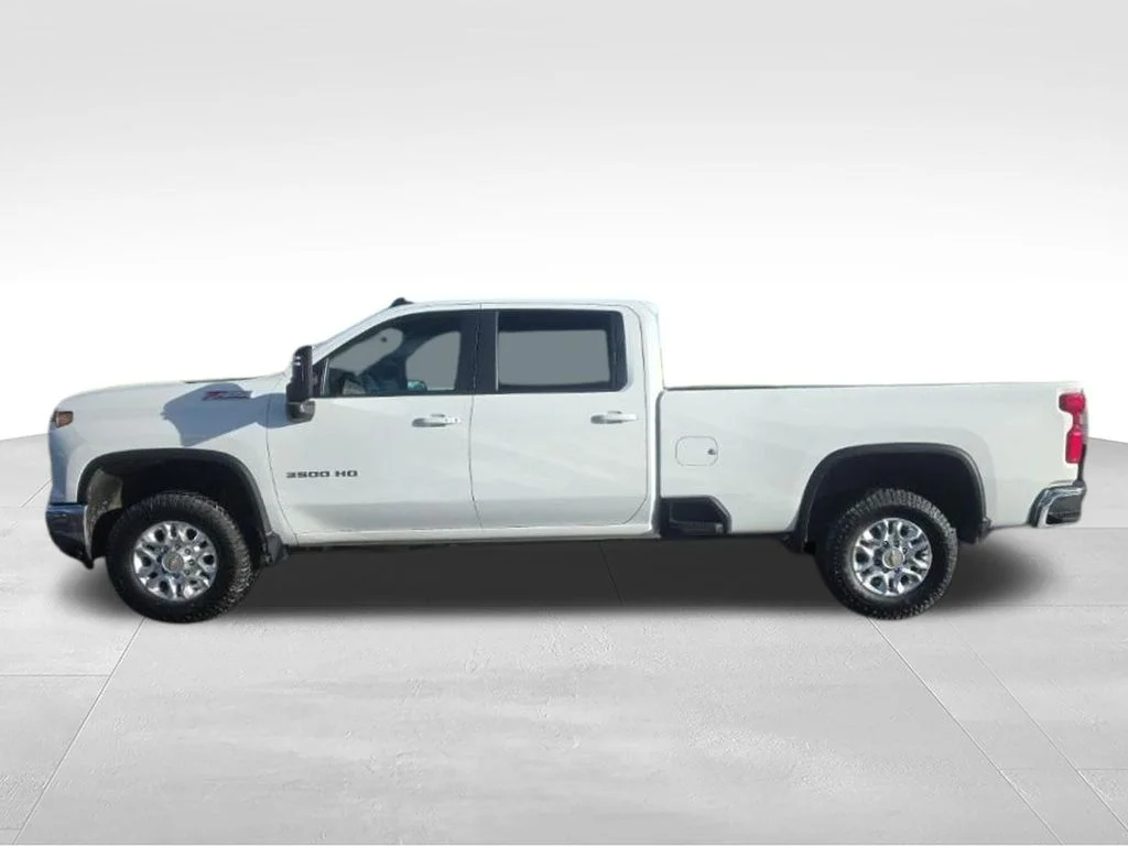 Used 2024 White Chevrolet LT image 6