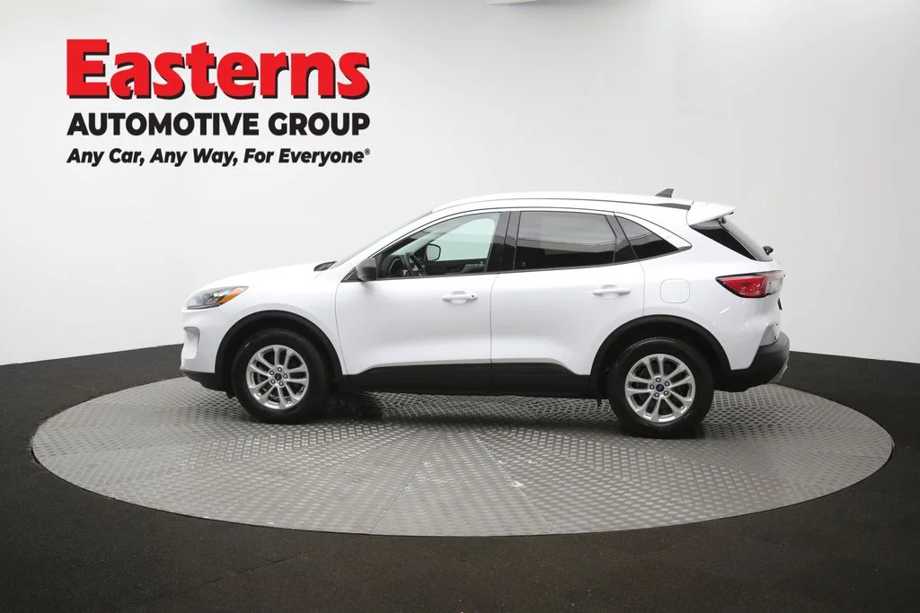 Used 2022 White Ford SE image 61