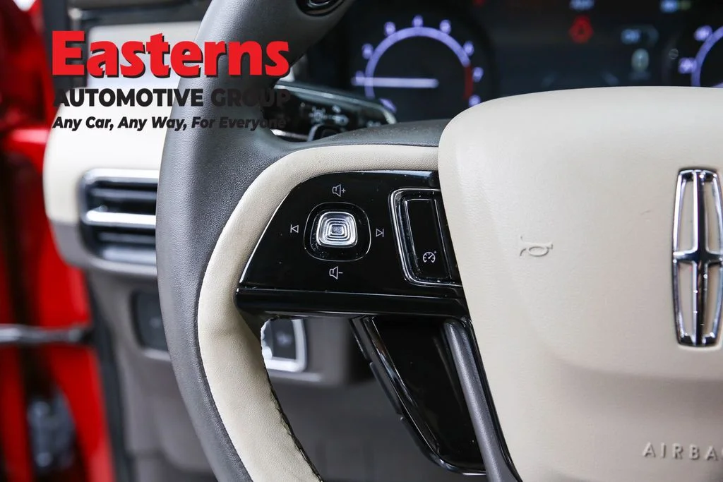 Used 2022 Red Lincoln Standard image 15
