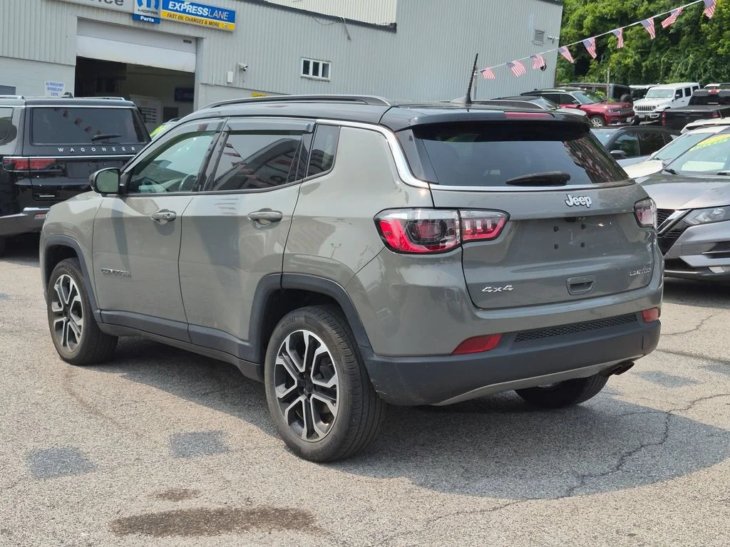 Used 2022 Gray Jeep Limited image 8
