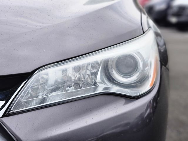Used 2015 Gray Toyota XLE image 11