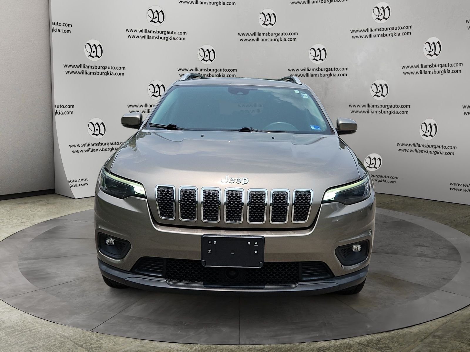 Used 2021 Beige Jeep Latitude Plus image 8