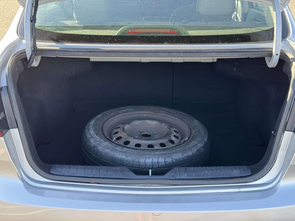 Used 2015 Silver Kia LX image 29