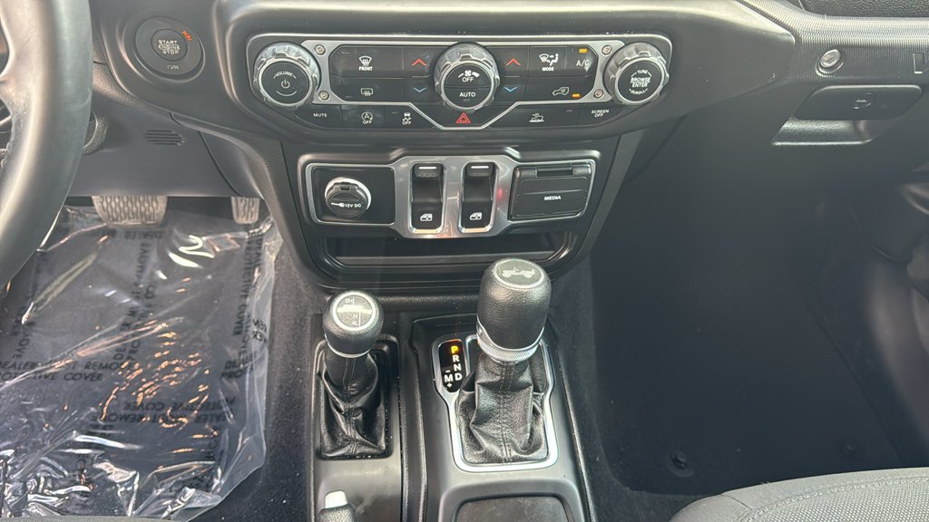 Used 2022 Gray Jeep Sport S image 28