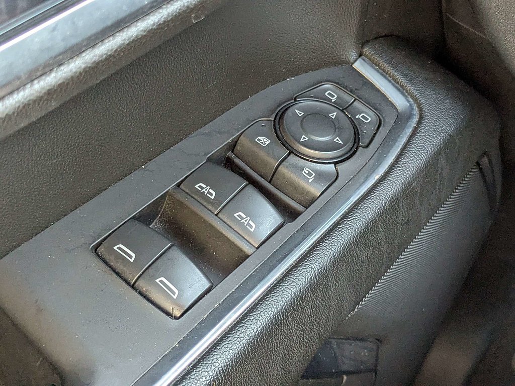 Used 2025 GRAY GMC SLT image 26