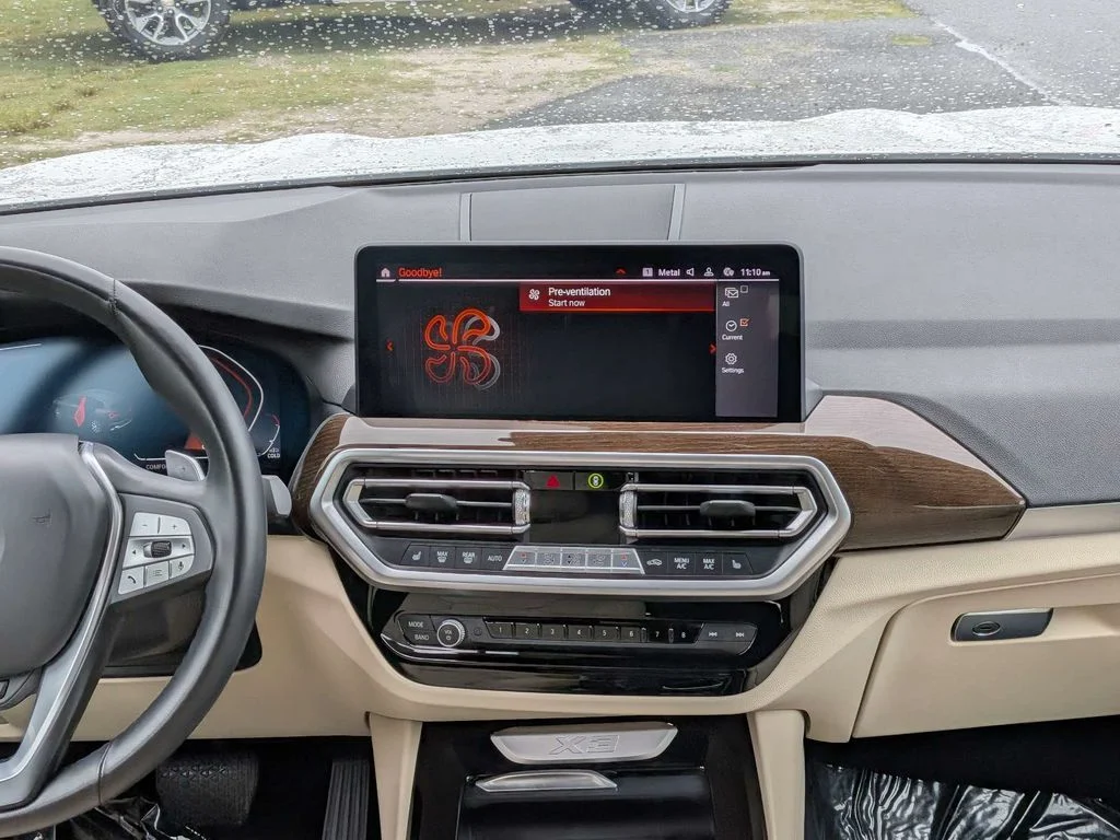 Used 2022 White BMW sDrive30i image 18