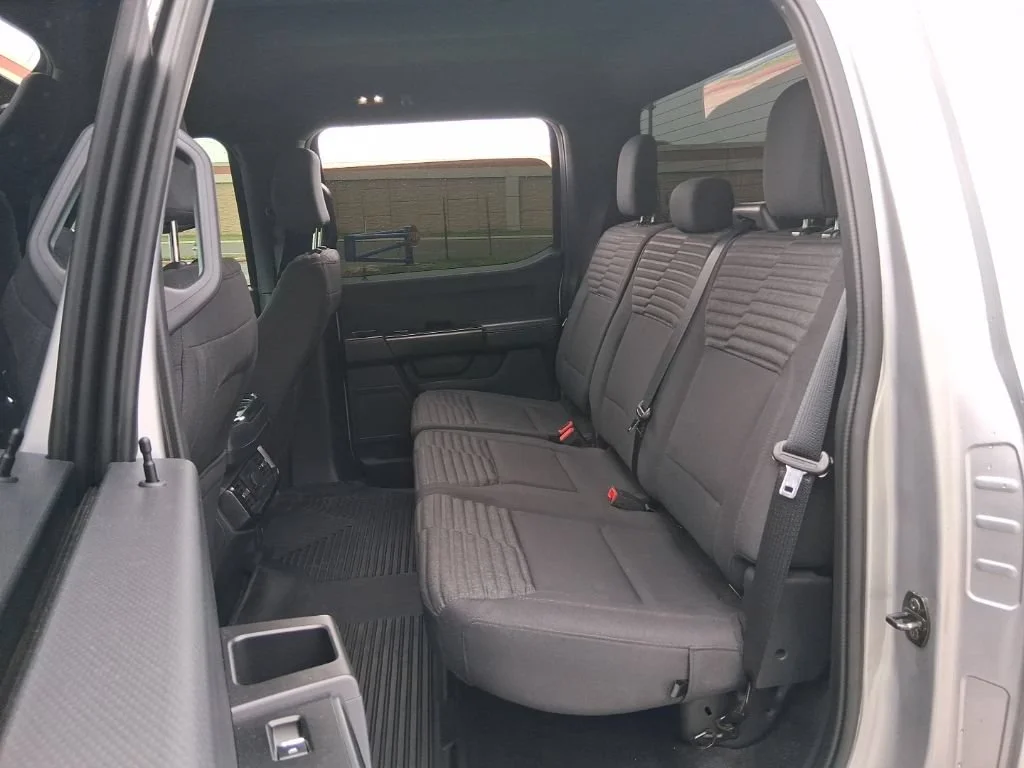 Used 2023  Ford XL image 18