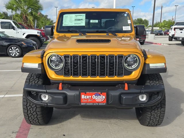 New 2026 Goldilocks Exterior Paint Jeep Mojave image 2
