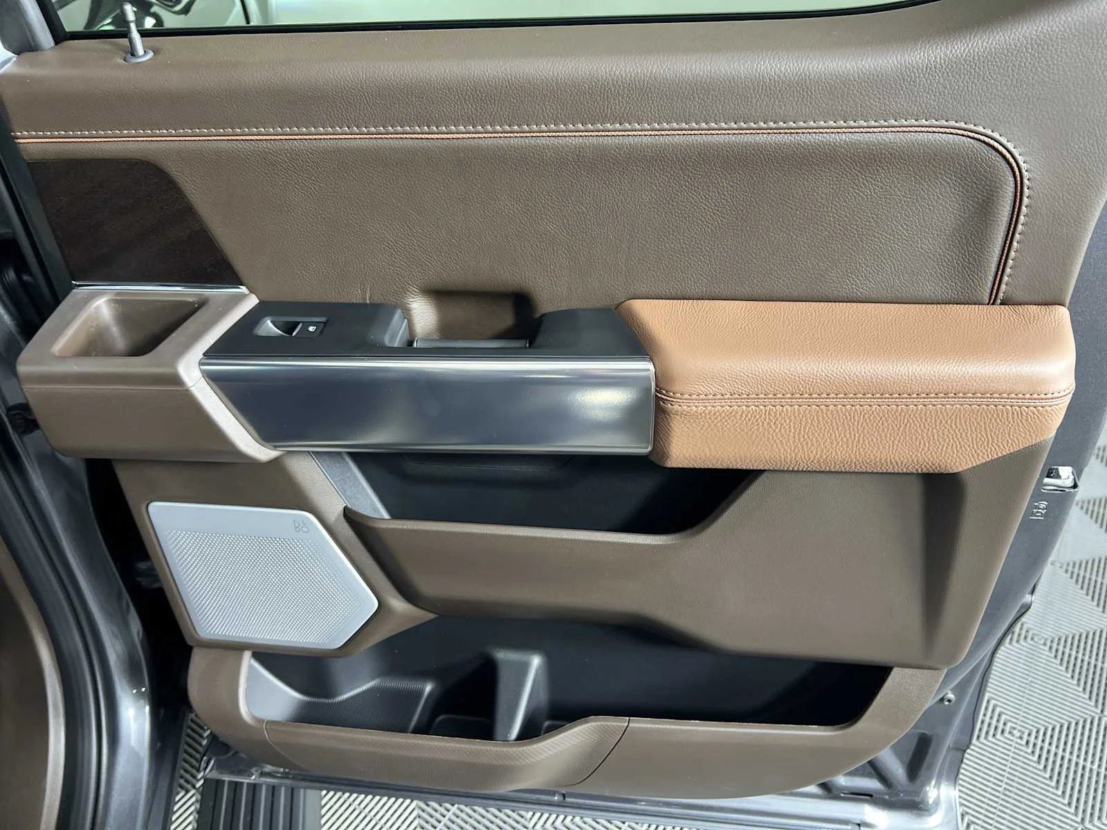 New 2026 Carbonized Gray/Marsh Gray Ford King Ranch image 16