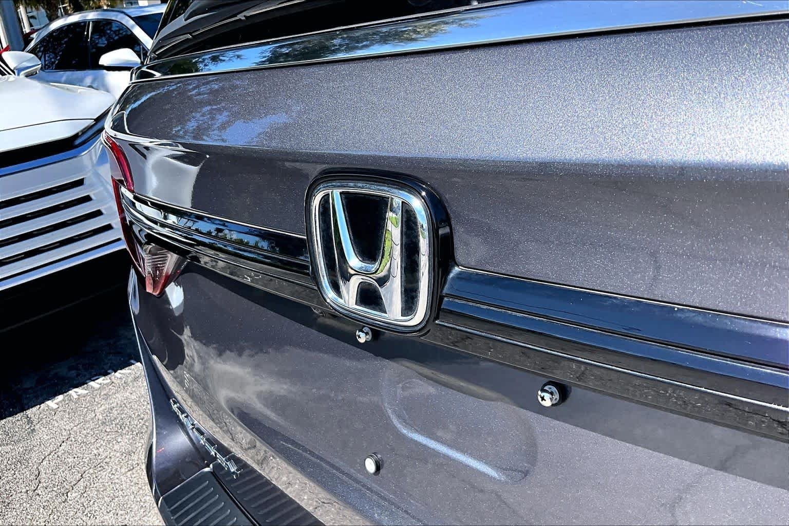 Used 2025 Modern Steel Metallic Honda Elite image 31
