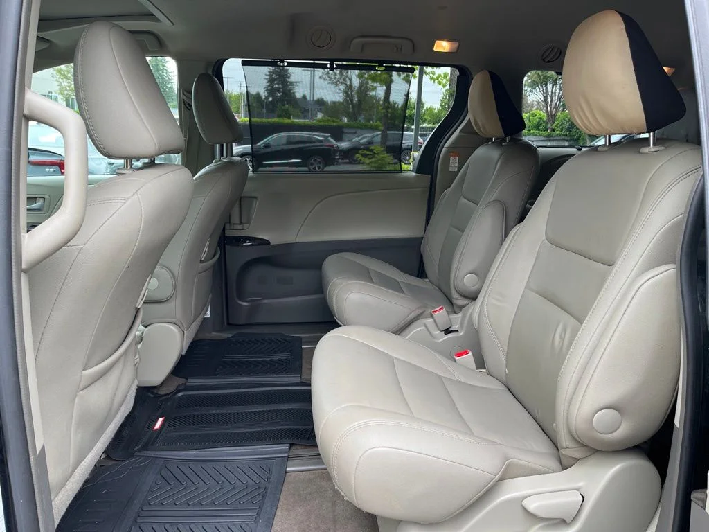 Used 2017 Black Toyota XLE image 12