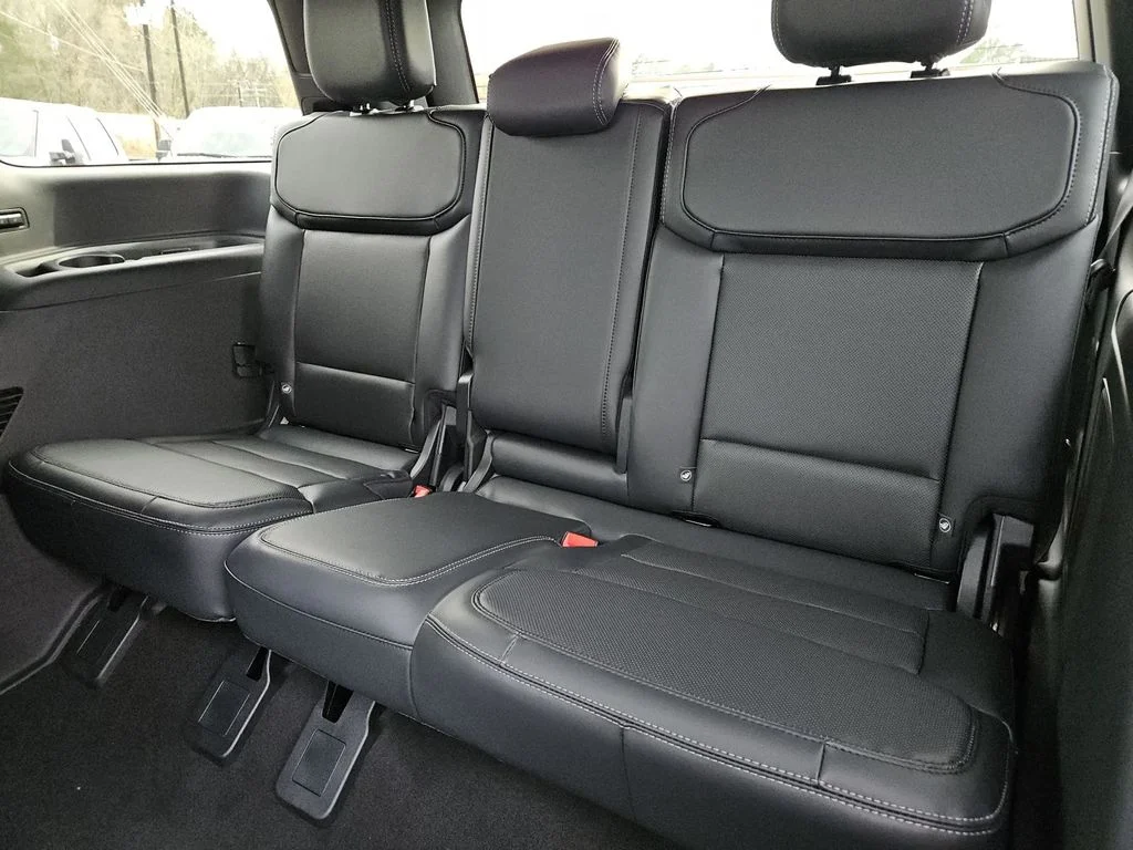 New 2026 Glacier Gray Metallic Tri-Coat Ford Platinum® image 30