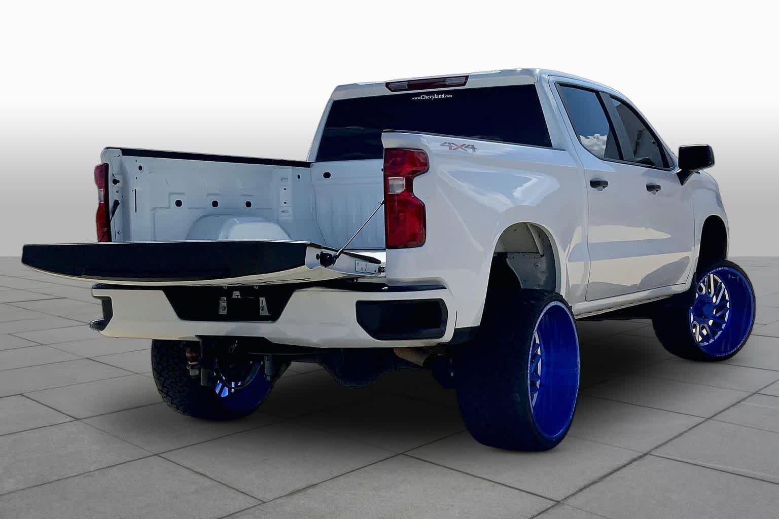 Certified Used 2025 Summit White Chevrolet Custom image 13