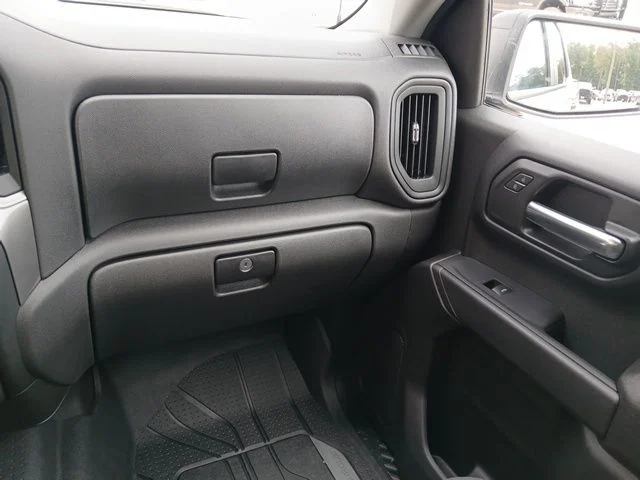 Used 2025 White Chevrolet Custom image 35