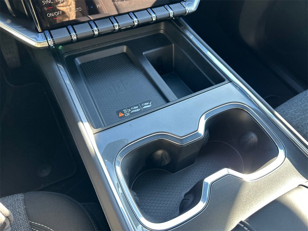 2026 GMC ACADIA - Image 23